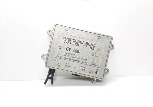Mercedes-Benz E W211 Aerial antenna amplifier 2038201785