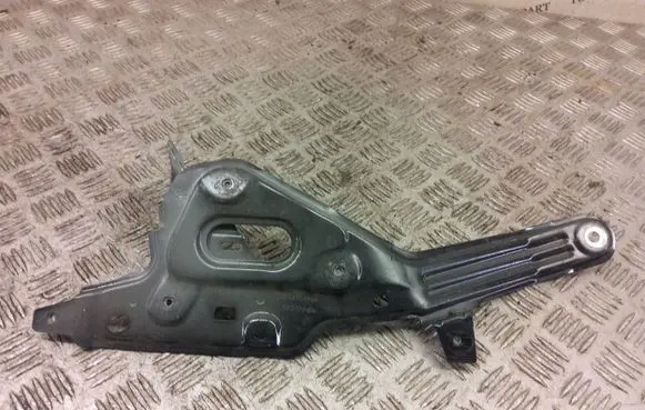 Smart ForFour II W453 Fender mounting bracket 631472178R