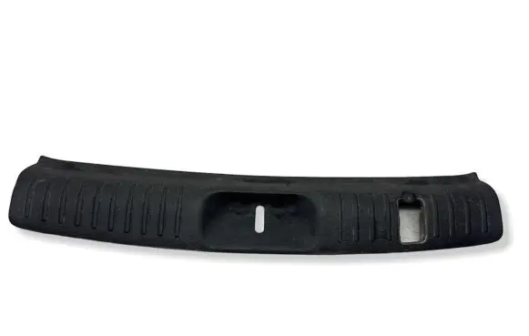 Chrysler PT Cruiser Trunk/boot sill cover protection 161857584