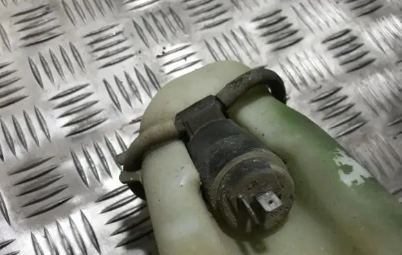 Fiat Punto (176) Windscreen/windshield washer pump