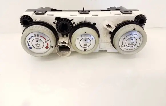 Mitsubishi Colt Climate control unit 983860 69657032 69657305