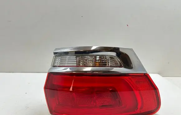 Jeep Grand Cherokee Rear/tail lights P68110001AE