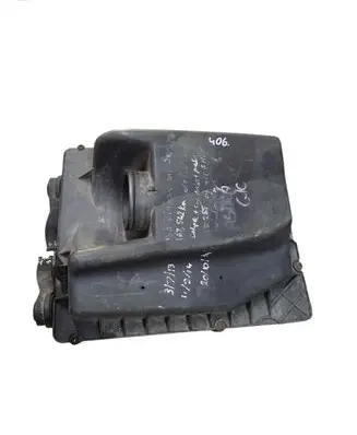 Opel Astra H Air filter box 55556464