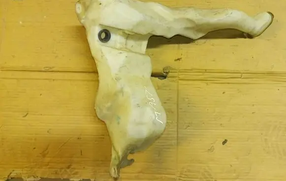 Renault Master II Windshield washer fluid reservoir/tank 8200146985
