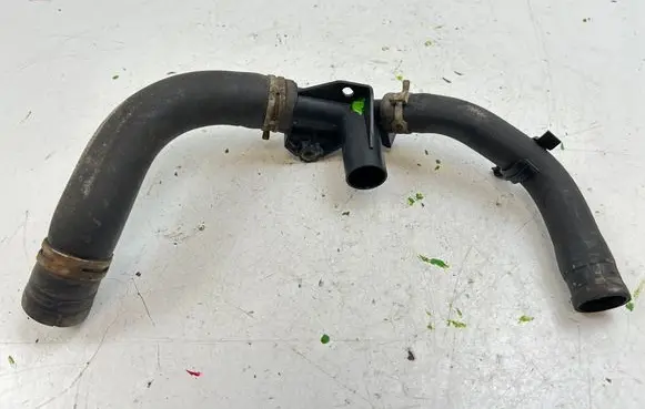 Engine coolant pipe/hose