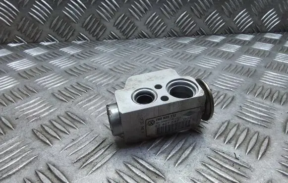 Volkswagen Multivan T5 Air conditioning (A/C) expansion valve 7H0820712 52407547