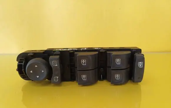 Renault Megane III Electric window control switch 809610016R
