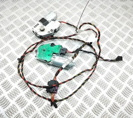 Porsche Cayenne (92A) Sunroof motor/actuator 7P0959591C 1717823B