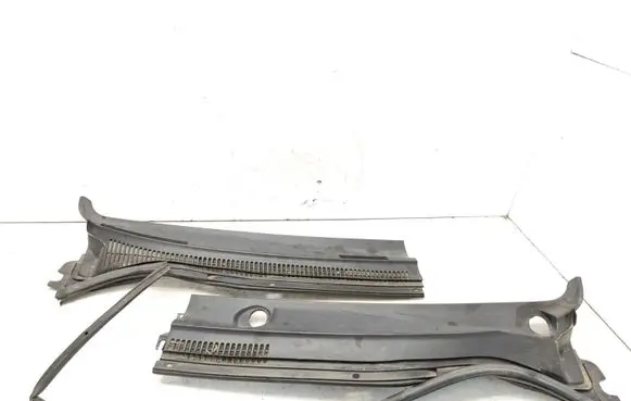 Toyota Avensis T250 Wiper trim 5578205030 5578205040 5578105050