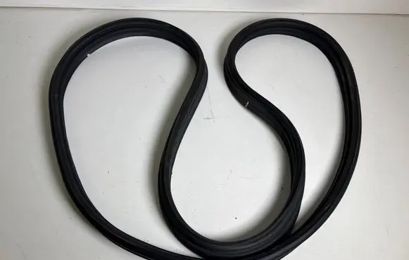 Ford Mustang VI Trunk rubber seal (body) 