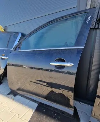 KIA Sportage Front door