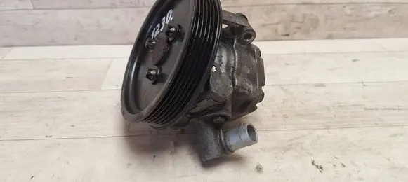 Mercedes-Benz C W203 Power steering pump A0044661301 A6112300115