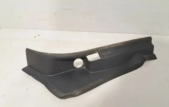 BMW 4 G22 G23 G24 G26 Rear/tail light trim molding 7487594