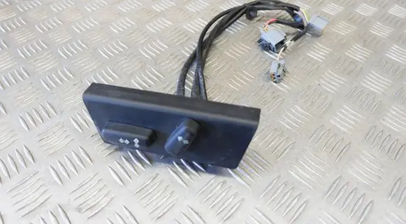 Land Rover Discovery 3 - LR3 Seat control switch YUB500250PVJ