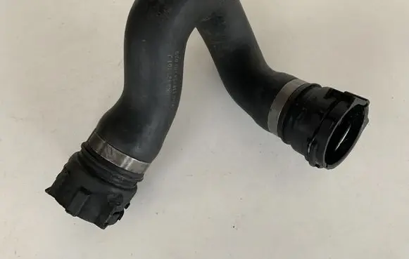 Audi A4 S4 B8 8K Engine coolant pipe/hose 8K0121101J