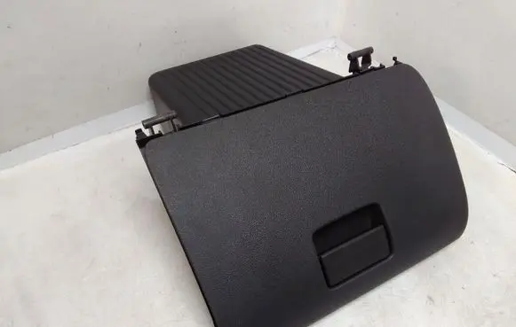 Ford Focus Glove box 4M51A06044