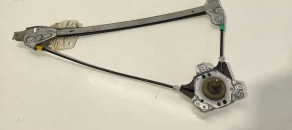 Rear door manual window regulator