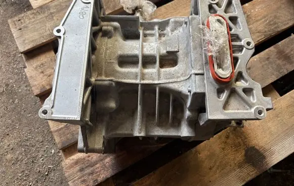 Nissan Leaf II (ZE1) Electric car motor 85D