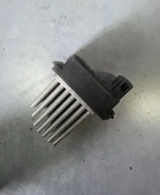 Audi A4 S4 B6 8E 8H Heater blower motor/fan resistor 4B0820521