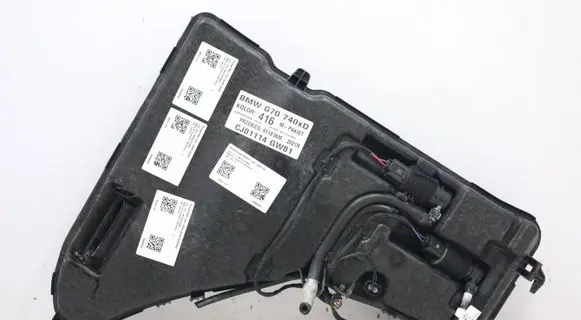 BMW 7 G70 Windshield washer fluid reservoir/tank 7011096MWGK 7011096
