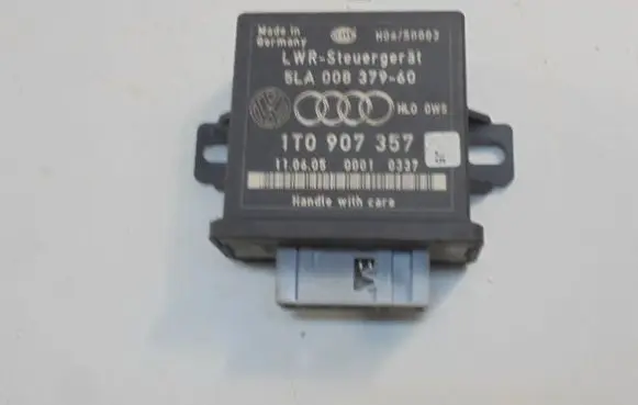 Volkswagen Touran I Light module LCM 1T0907357