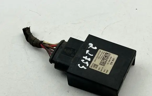 Volkswagen PASSAT B8 Fuel injection pump control unit/module 3Q0906121