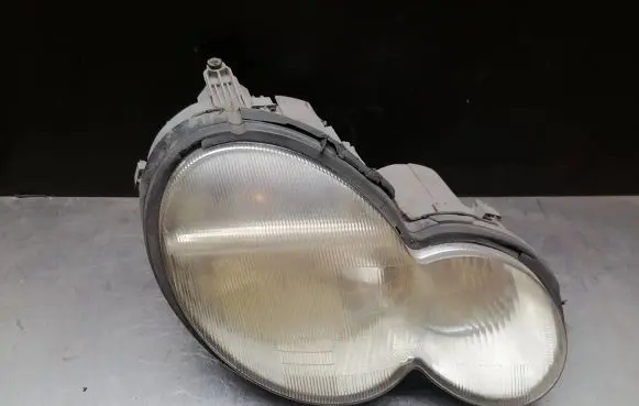 Mercedes-Benz C W203 Headlight/headlamp 15084600