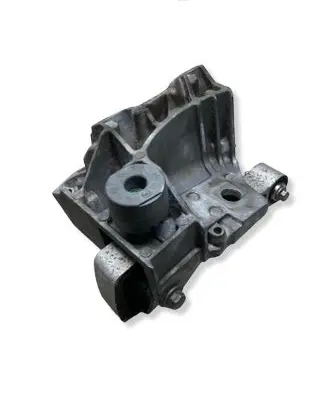Volvo V60 Engine mounting bracket 30681951 6G926F030CA