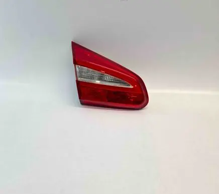 Tailgate rear/tail lights
