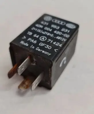 Audi A6 S6 C4 4A Other relay 431953231 71424 4DM00442002