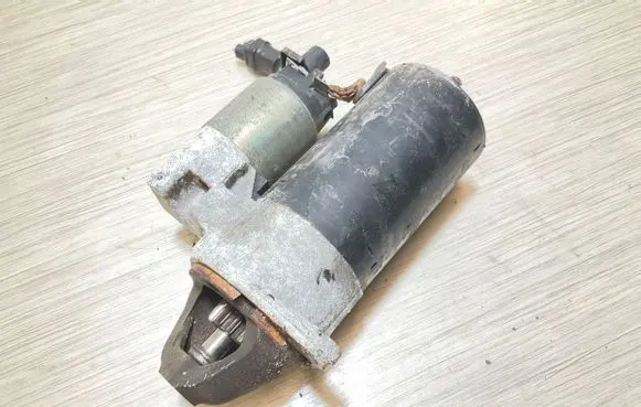 Mercedes-Benz A W168 Starter motor A0051517401