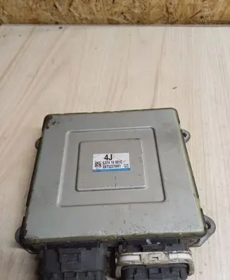Mazda 3 I Engine control unit/module L37418881C E6T52276H1