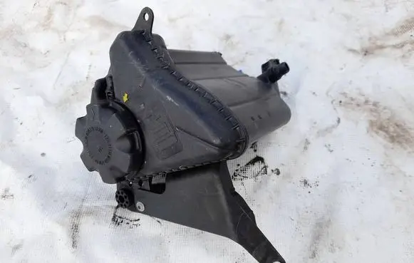 BMW 5 F10 F11 Coolant expansion tank/reservoir 1713764728301