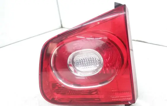 Volkswagen Tiguan Tailgate rear/tail lights 5N0945094B