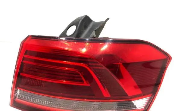 Volkswagen PASSAT B8 Rear/tail lights 3G9945312