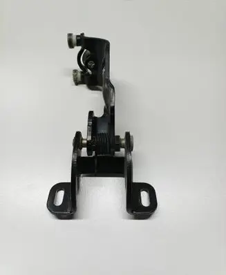 Seat Alhambra (Mk2) Sliding door middle roller runner 7N0843335 7N0843335F