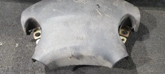 Chrysler 300M Steering wheel airbag