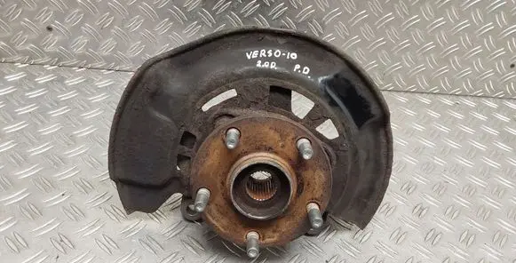 Toyota Verso Front wheel hub