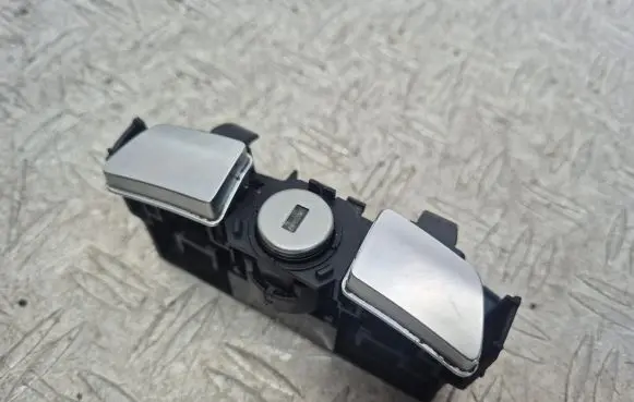 BMW 7 F01 F02 F03 F04 Armrest lock 81821 81820 81818