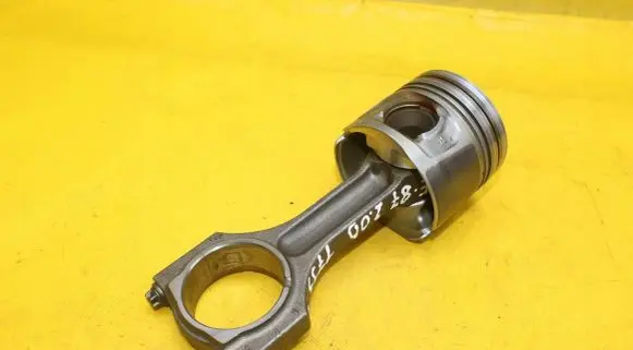 BMW 1 E81 E87 Piston with connecting rod N47D20C