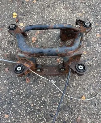 BMW 3 E46 Rear subframe 6757486