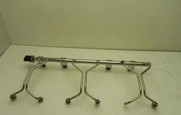 BMW 2 F22 F23 Fuel distributor 7649710 VD7943