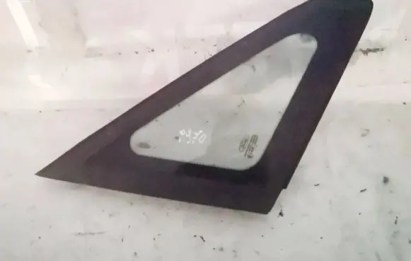 Ford Focus C-MAX Front triangle window/glass 
