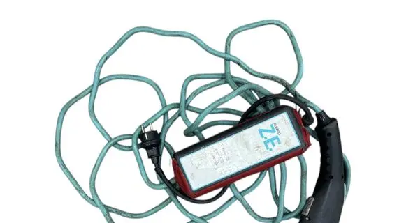 Renault Kangoo II Electric car charging cable AC220V240V 296952404R R1E4123190207