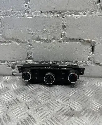 KIA Ceed Climate control unit 97250A2002 HA001E50061