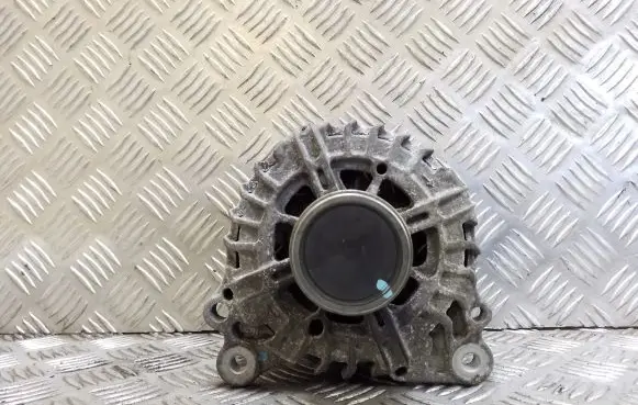 Volkswagen Tiguan Generator/alternator 04L903023H
