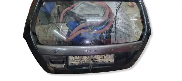 Subaru Forester SF Tailgate/trunk/boot lid 