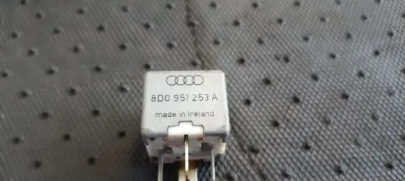 Audi A6 S6 C5 4B Other relay 8D0951253A 899313000