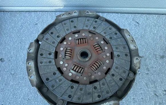 Nissan Patrol Y61 Clutch pressure plate 30100VB008