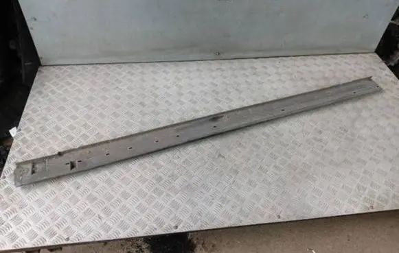 Mitsubishi Space Star Side skirt front trim 